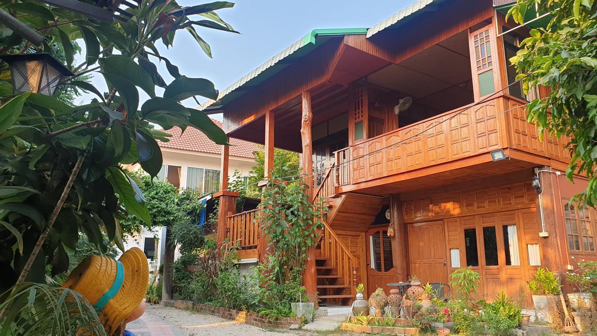 Kanecha'S Home Lampang Exterior photo